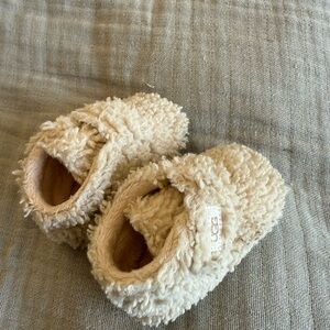 UGG Tan Cozy Slippers Plush Comfort